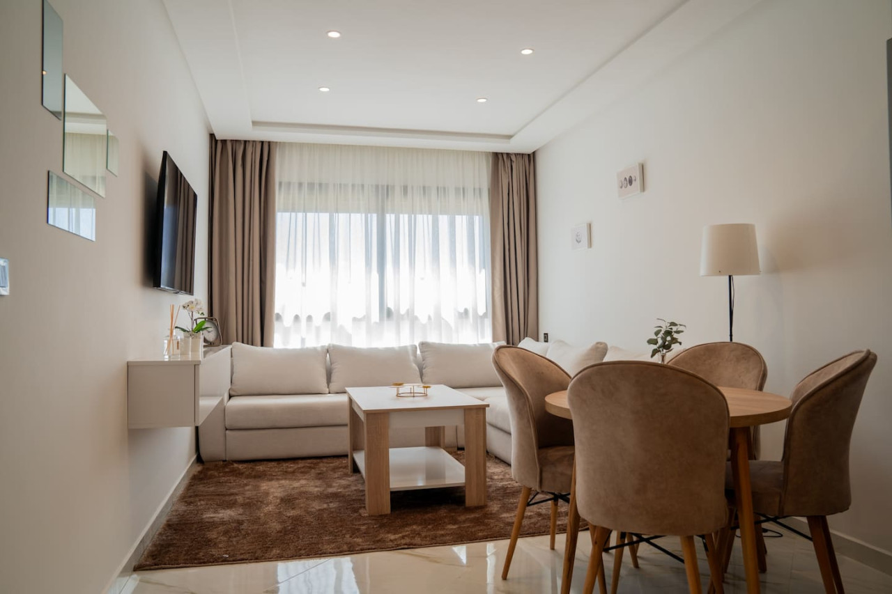 Luxury 3-bedroom apartment Living in Tangier - Image 5