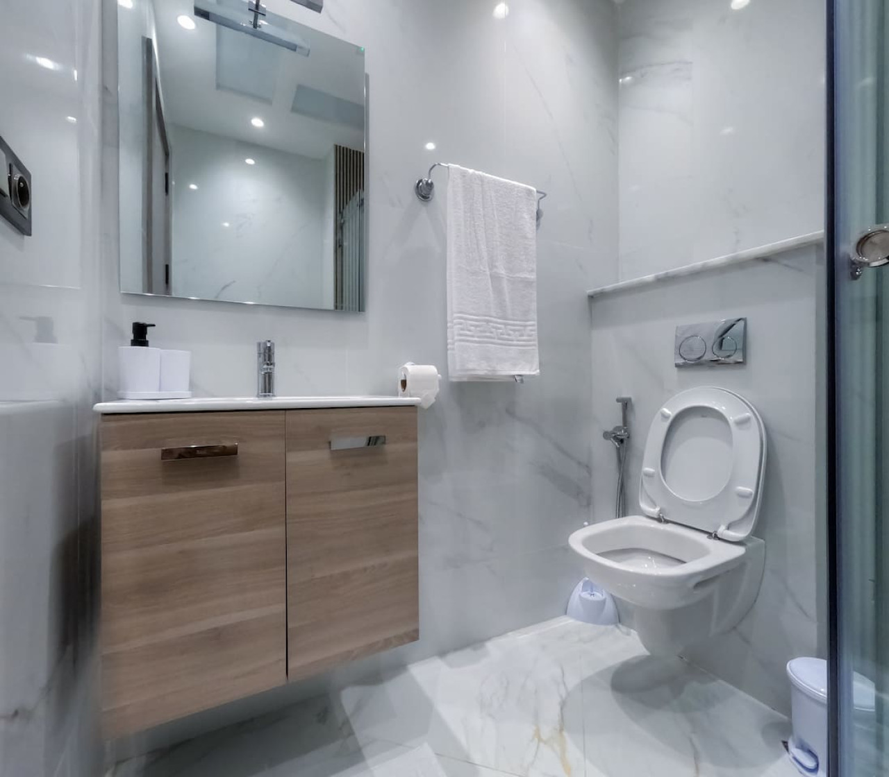 Luxury 3-bedroom apartment Living in Tangier - Image 25