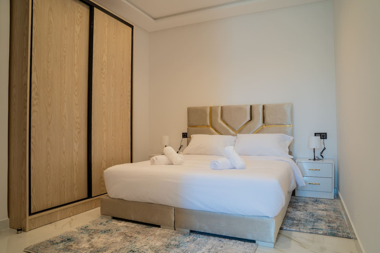 Luxury 3-bedroom apartment Living in Tangier - Image 17