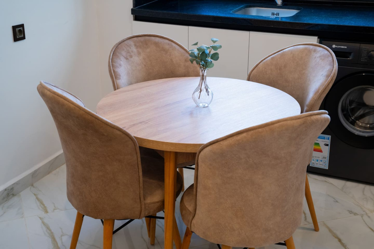 Luxury 1-bedroom apartment Living in Tangier - Image 14