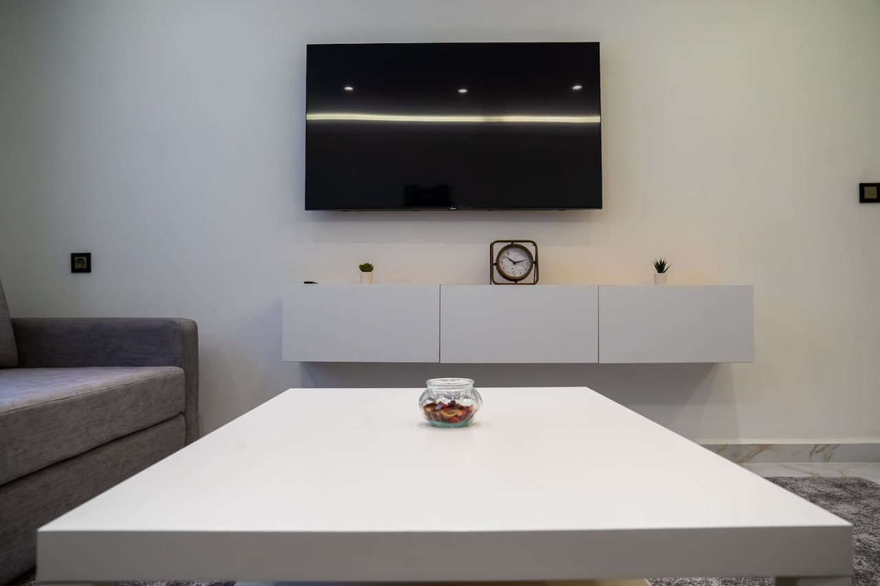 Luxury 1-bedroom apartment Amelia in Tangier - Image 9