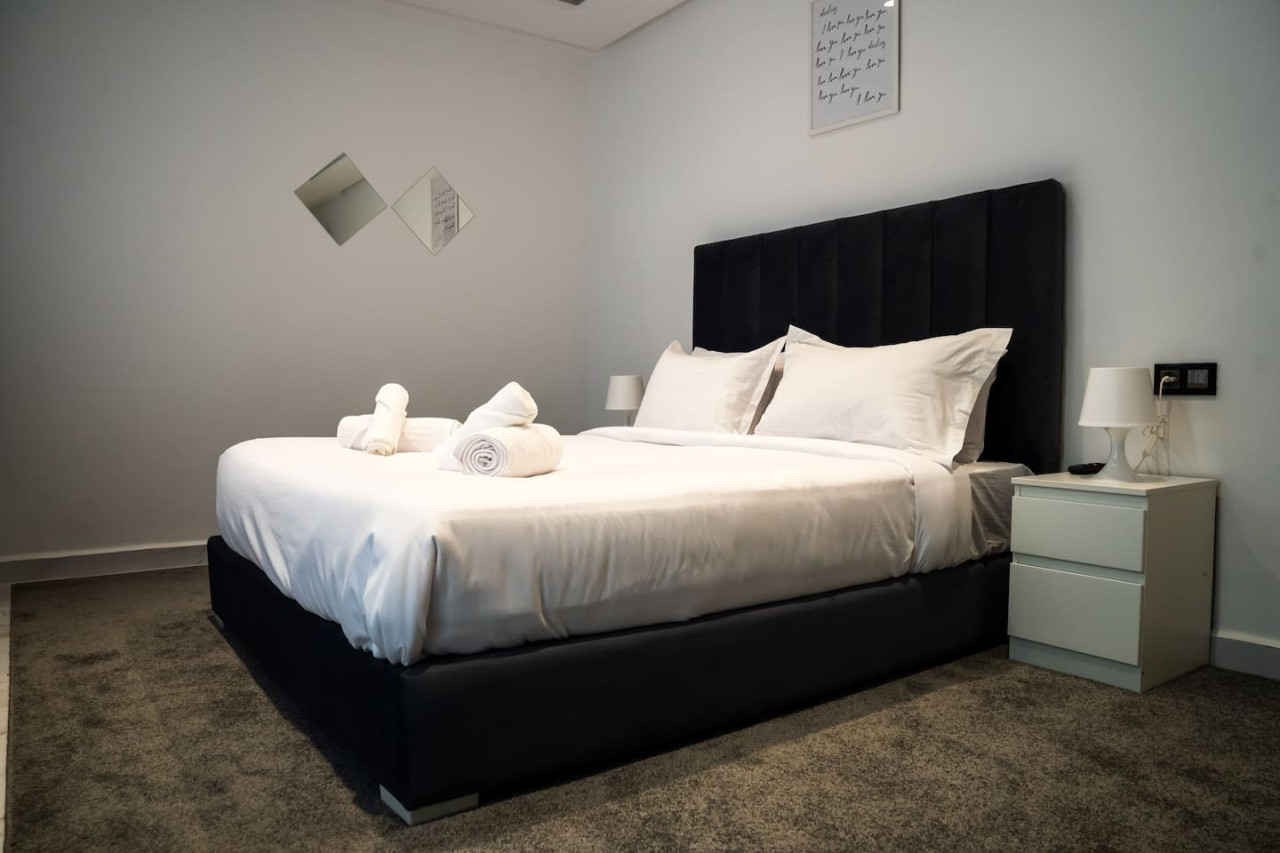 Luxury 1-bedroom apartment Amelia in Tangier - Image 12