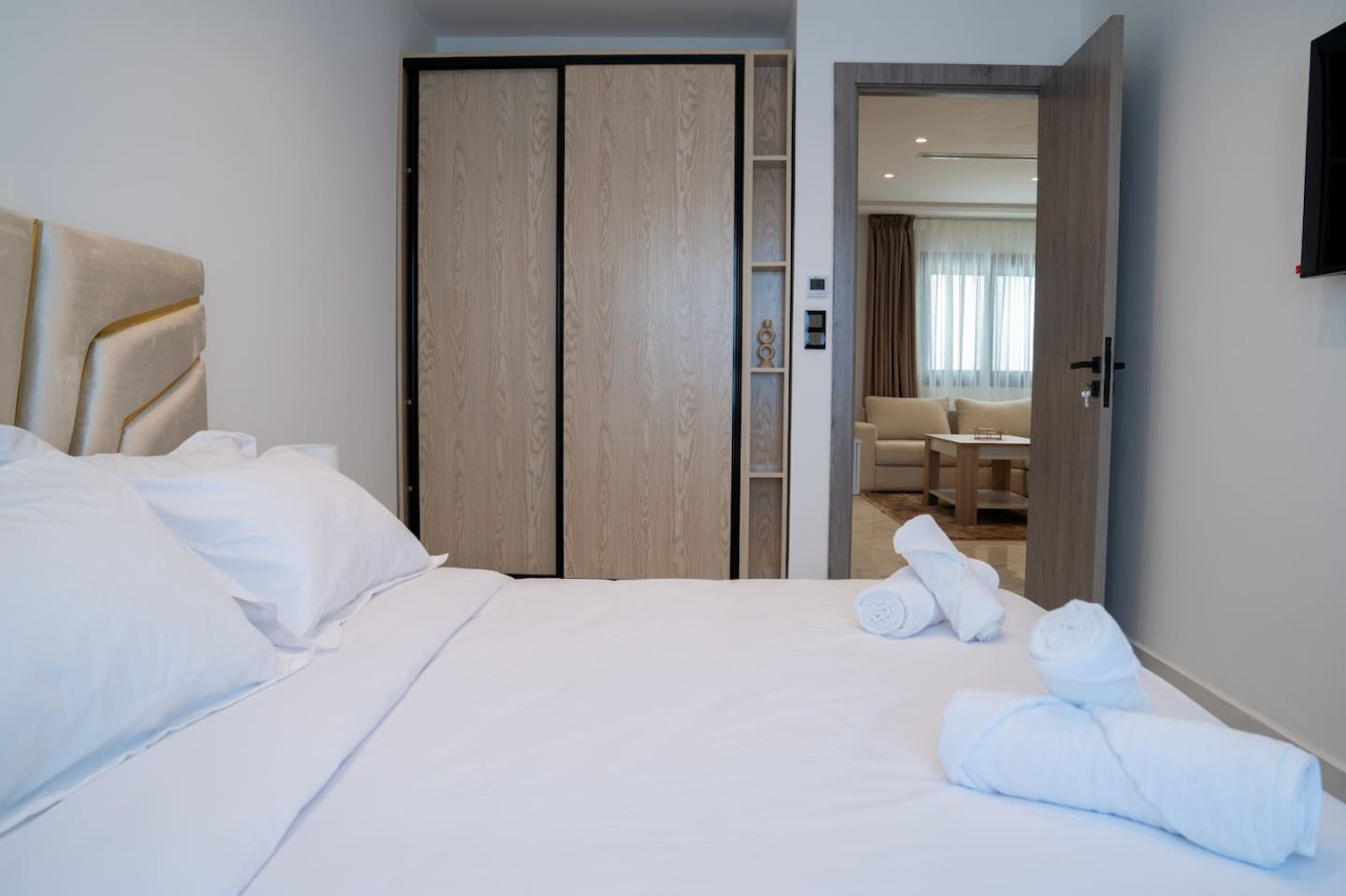 Luxury 1-bedroom apartment Living in Tangier - Image 1