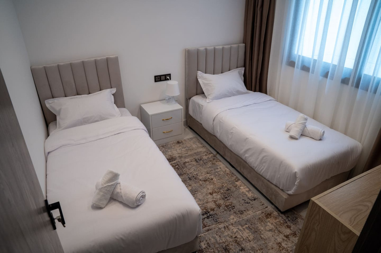 Luxury 1-bedroom apartment Living in Tangier - Image 9