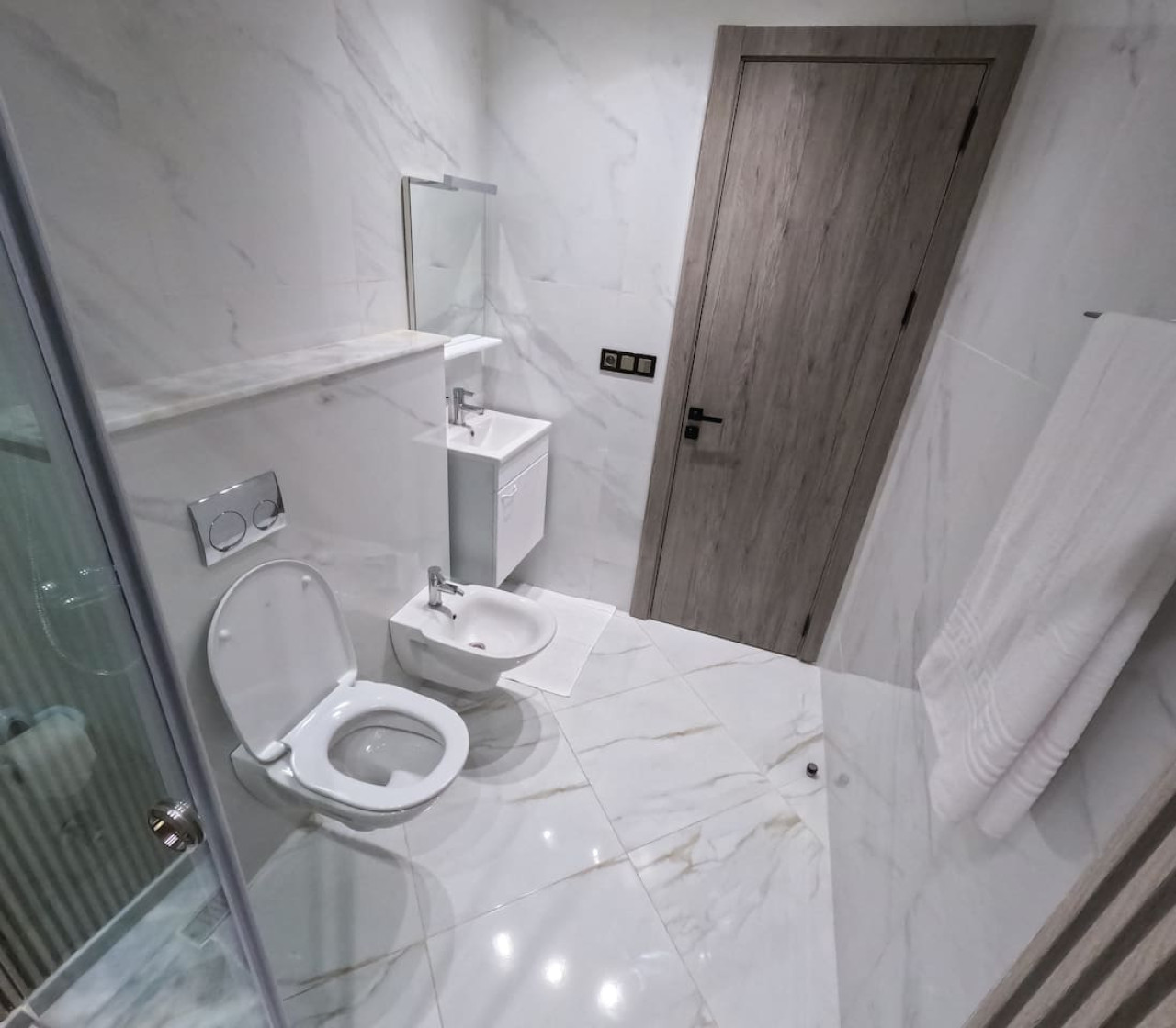 Luxury 1-bedroom apartment Living in Tangier - Image 5