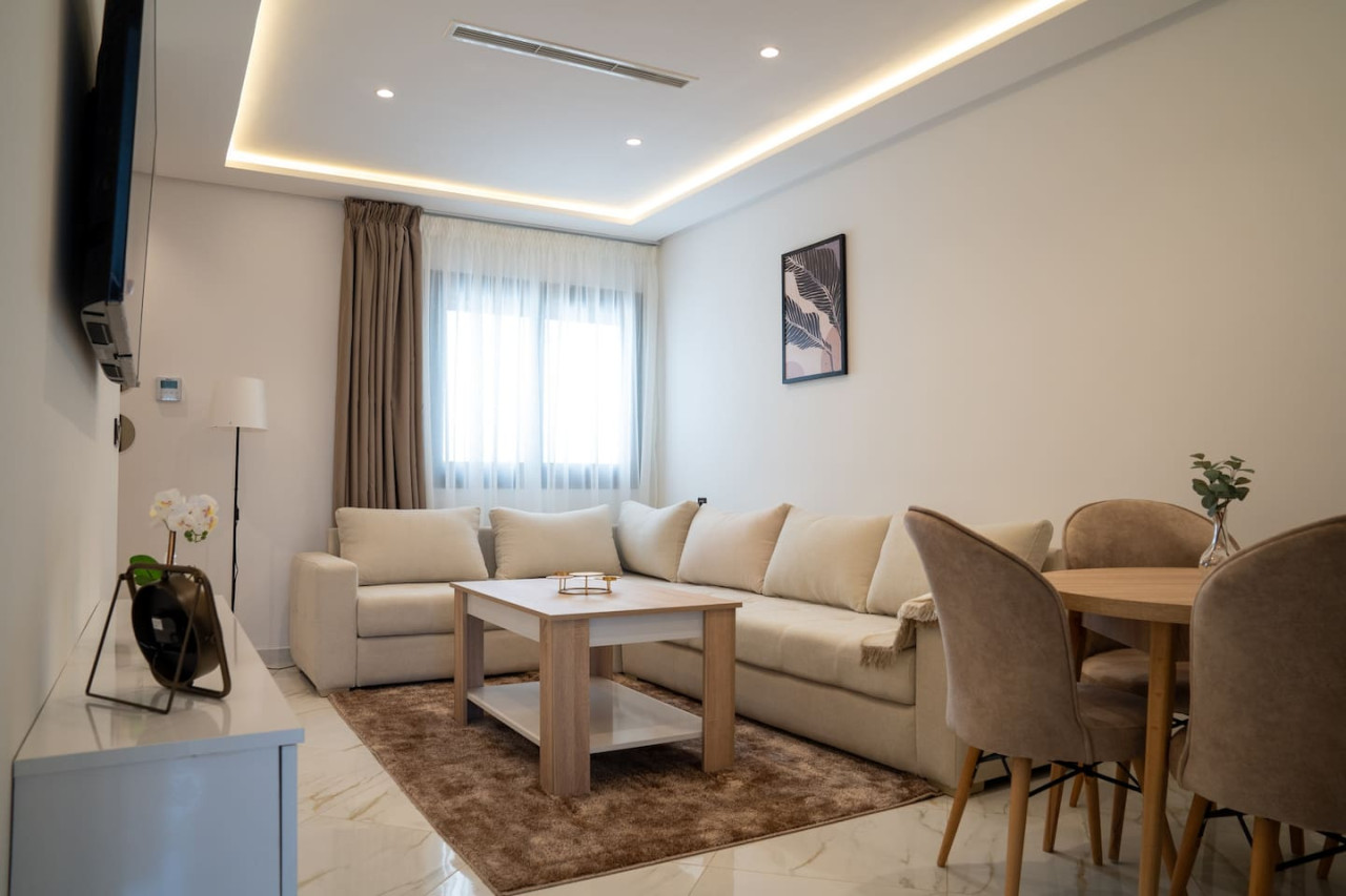 Luxury 1-bedroom apartment Living in Tangier - Image 13