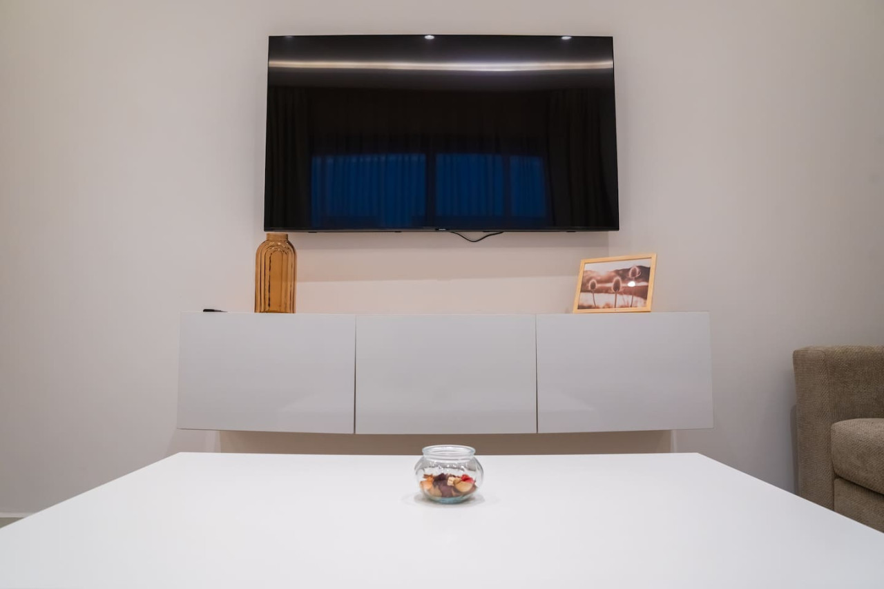 Luxury 1-bedroom apartment Amelia in Tangier - Image 9