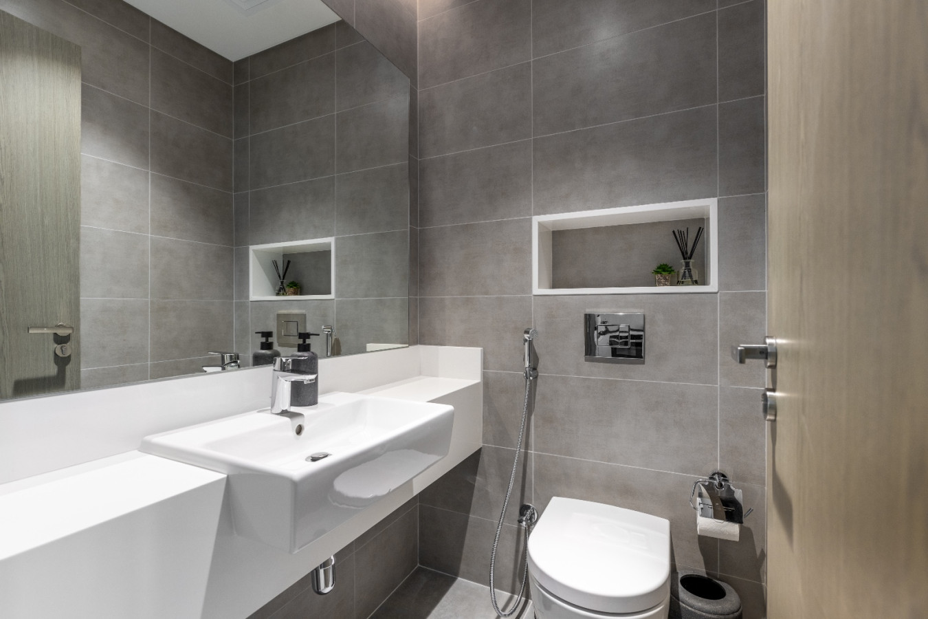 Modern 1BR for 4 w/ Breathtaking Lagoon Views! - Image 27