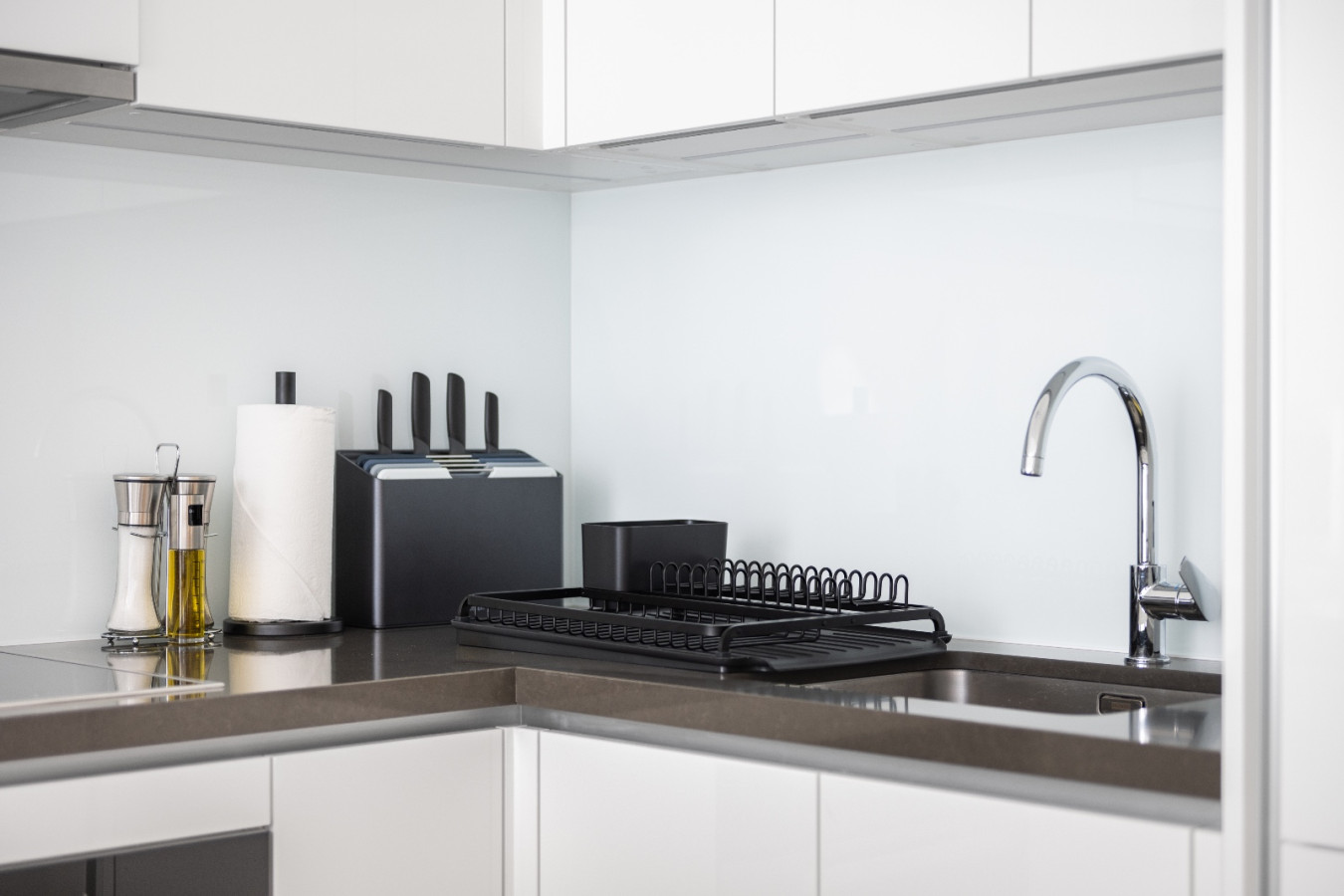Modern 1BR for 4 w/ Breathtaking Lagoon Views! - Image 18