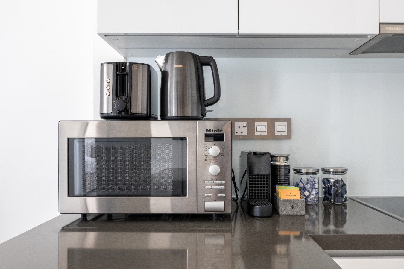 Modern 1BR for 4 w/ Breathtaking Lagoon Views! - Image 19