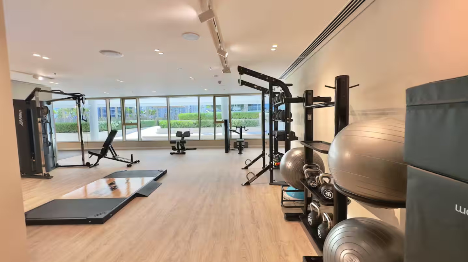 BRAND NEW 1BR Coastal Retreat at Emaar Beachfront - Image 12