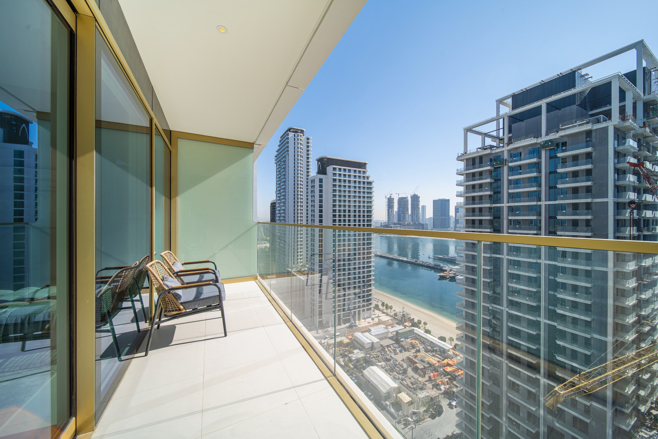 BRAND NEW 1BR Coastal Retreat at Emaar Beachfront