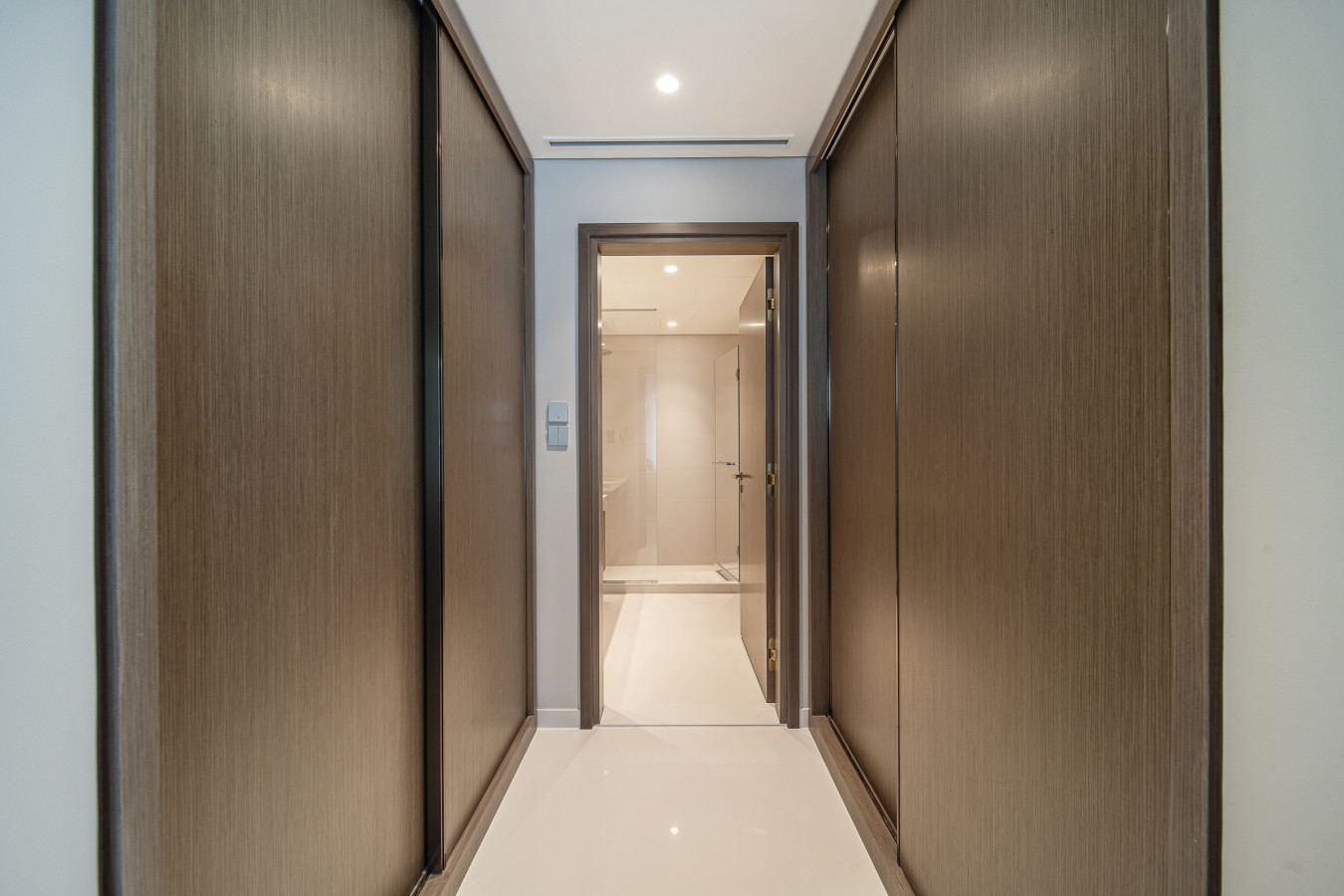 Enjoy 20% OFF: BRAND NEW Stunning 2BR Waterfront - Image 23