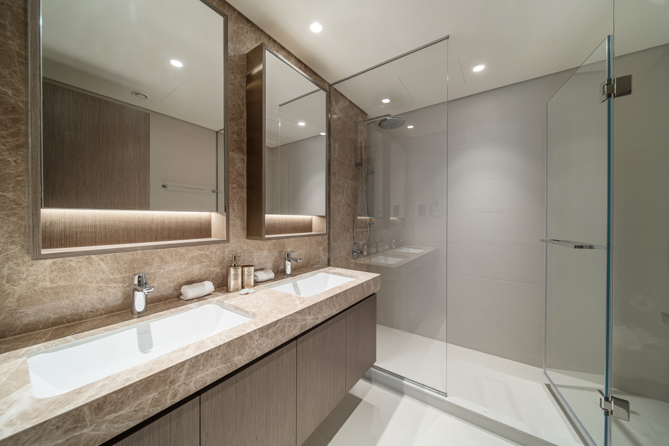 Enjoy 20% OFF: BRAND NEW Stunning 2BR Waterfront - Image 26