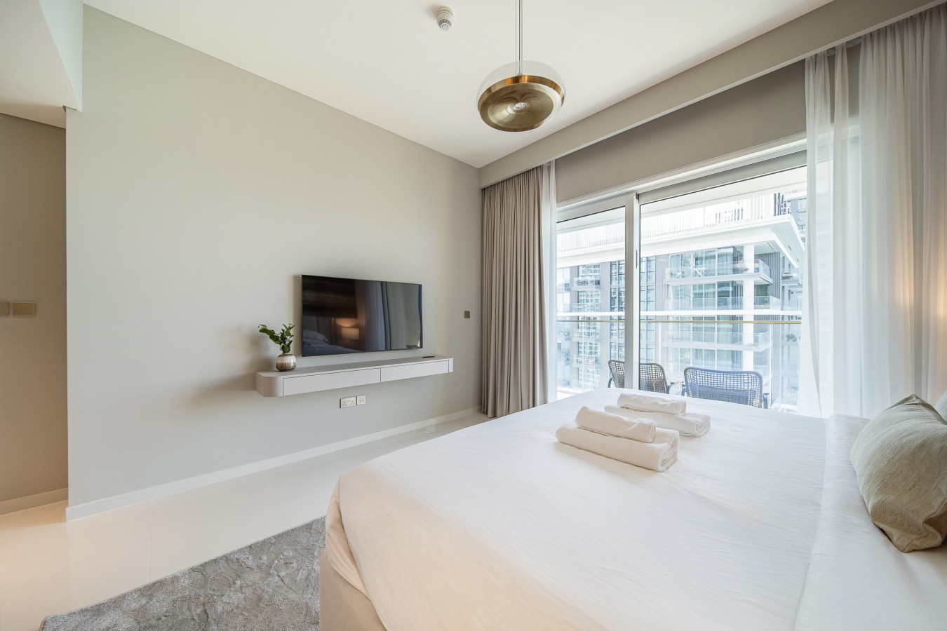 Enjoy 20% OFF: BRAND NEW Stunning 2BR Waterfront - Image 19