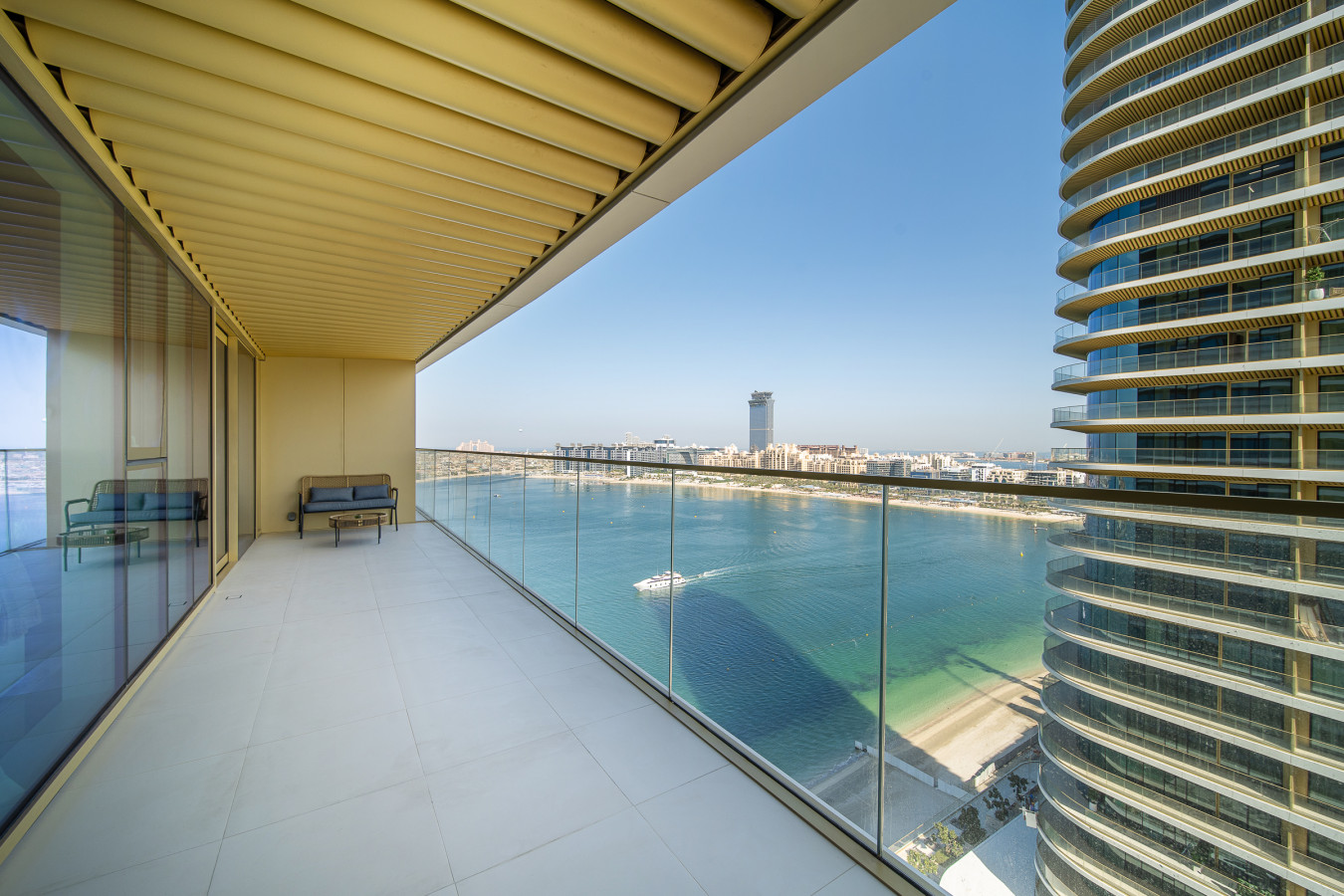 Enjoy 20% OFF: Stylish Waterfront Bliss - Image 4