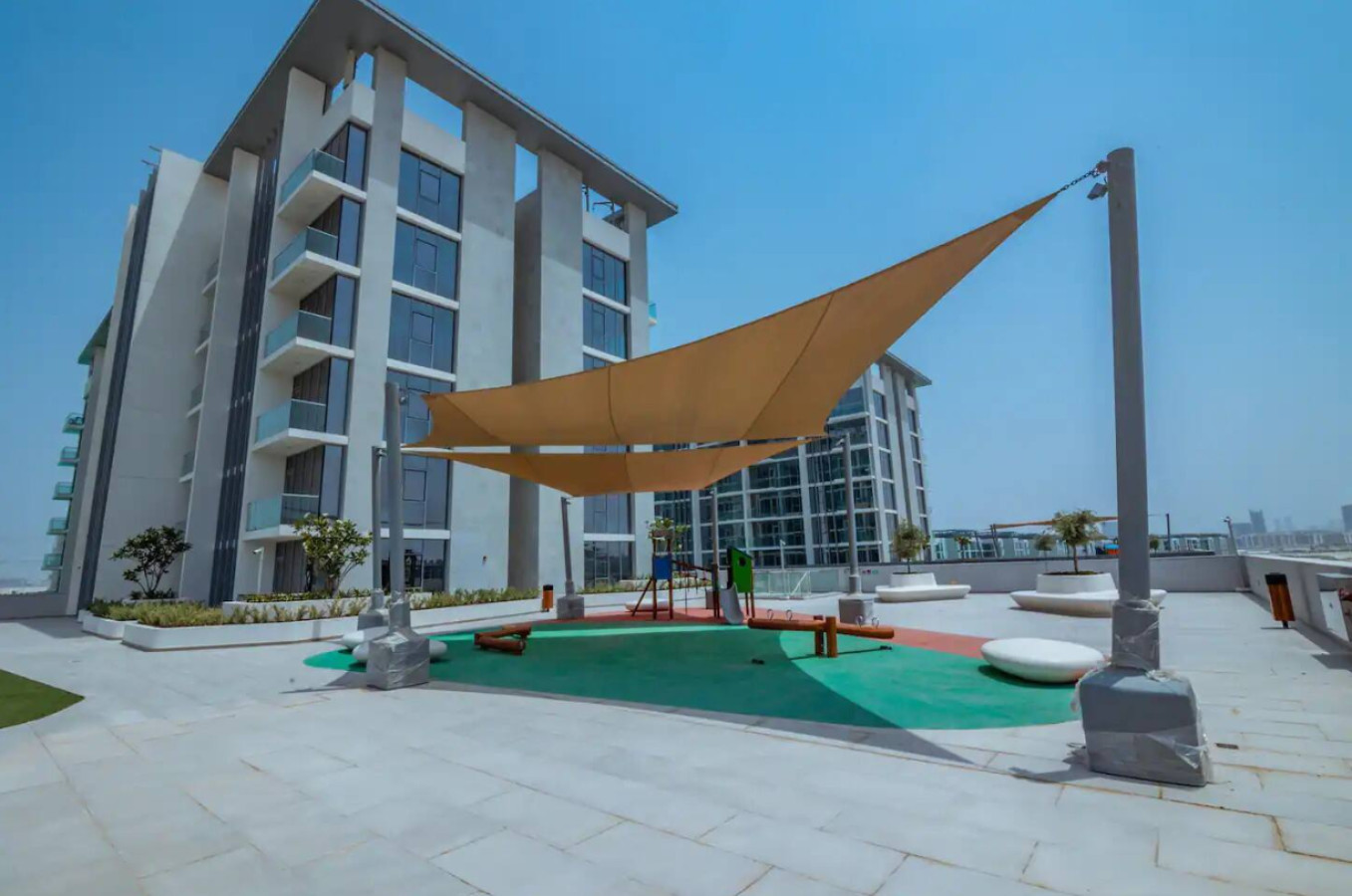 SAVE 20% OFF: BRAND NEW Modern 1BR w/ Lagoon Views! - Image 15