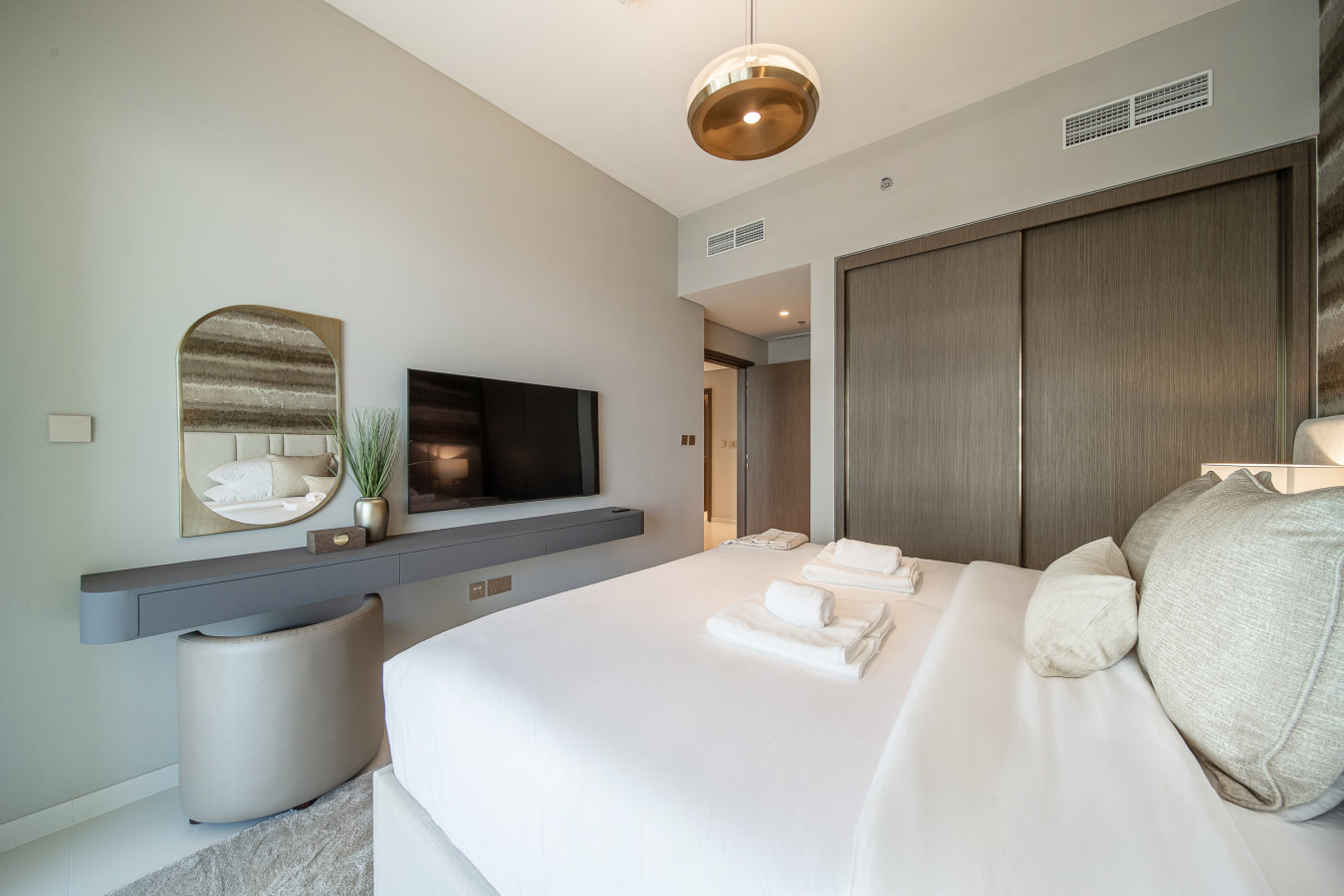 SAVE 20% OFF: Stylish Waterfront Bliss - Image 52