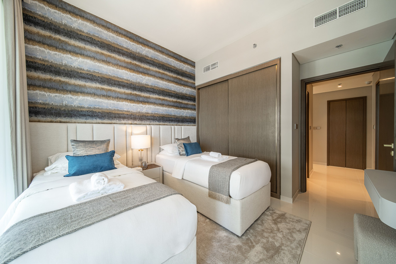 SAVE 20% OFF: Stylish Waterfront Bliss - Image 28