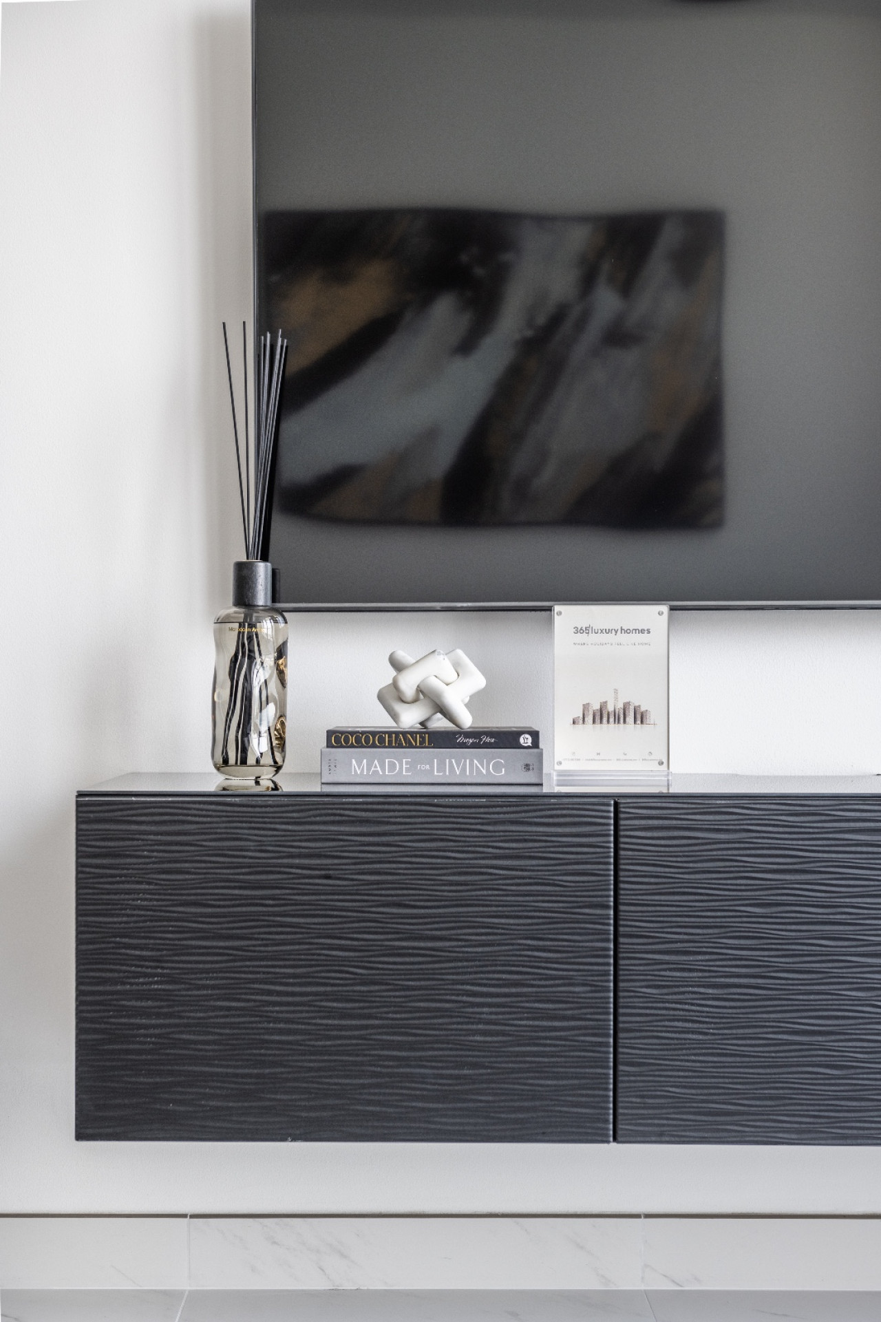 SAVE 20% OFF: BRAND NEW Modern 1BR w/ Lagoon Views! - Image 10