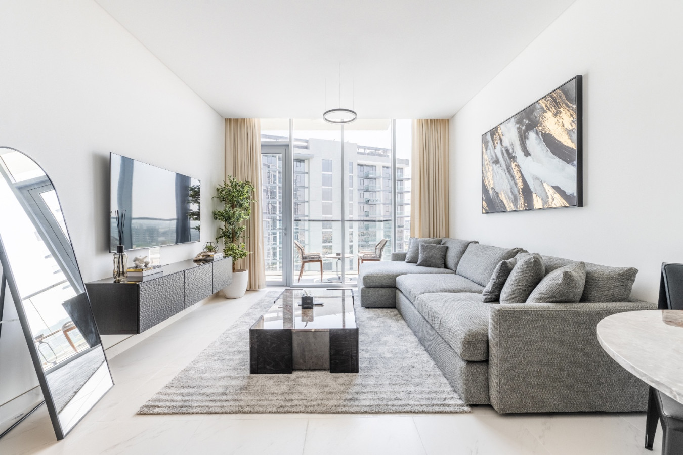 SAVE 20% OFF: BRAND NEW Modern 1BR w/ Lagoon Views! - Image 11