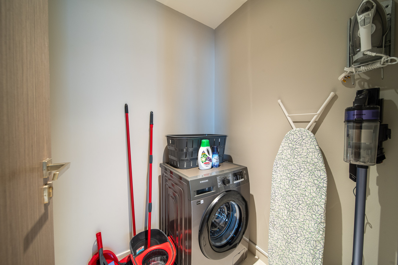 SAVE 20% OFF: BRAND NEW Stunning 2BR Waterfront - Image 51