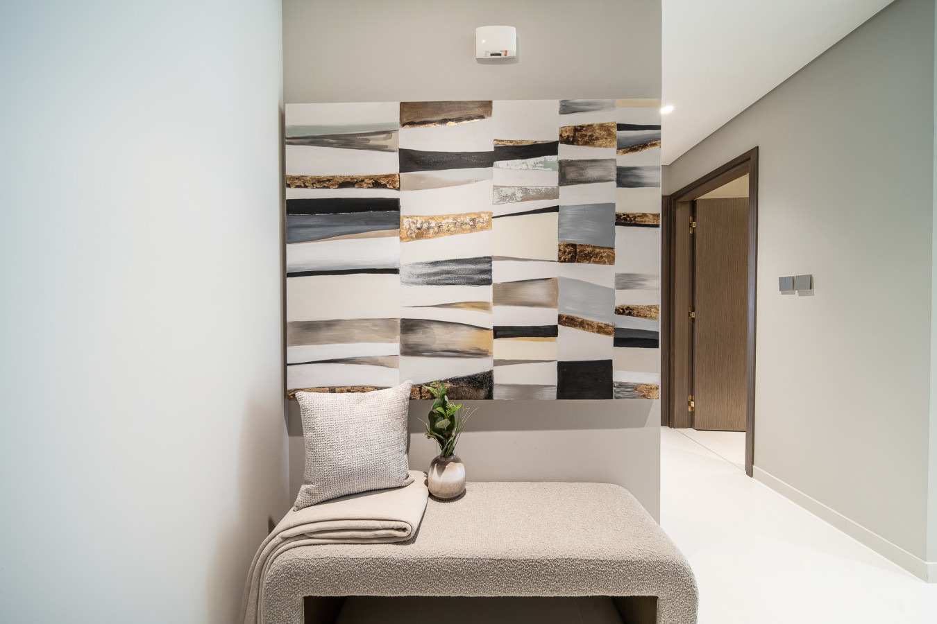 SAVE 20% OFF: Stylish Waterfront Bliss - Image 51