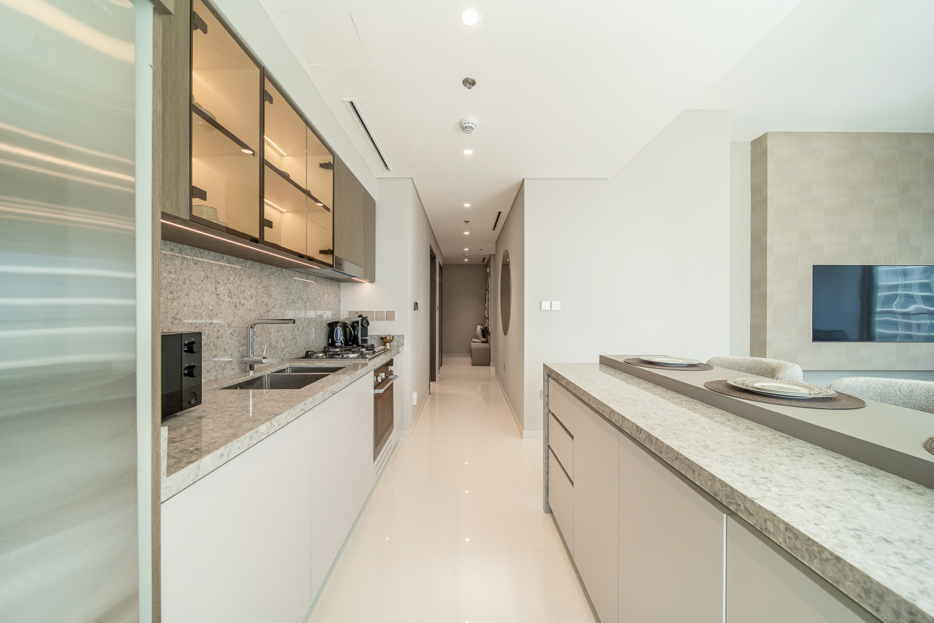 SAVE 20% OFF: Stylish Waterfront Bliss - Image 23